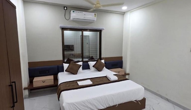 Hotel Saurabh Lodging and Executive
