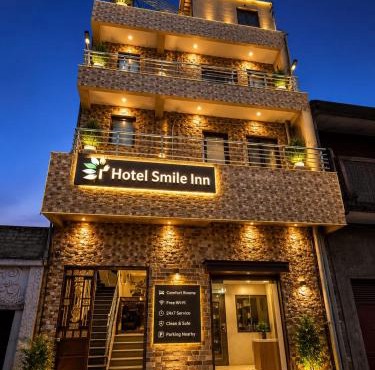Hotel Smile inn by CN-Next to Railway Stn