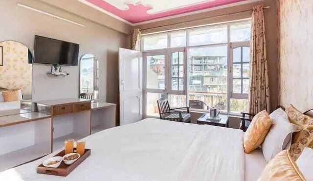 Hotel Snow Crest Inn