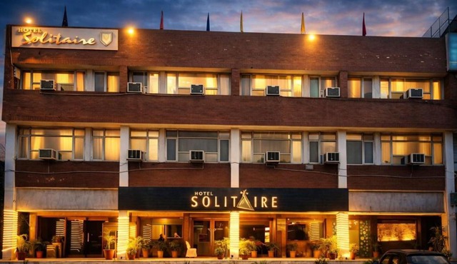 Hotel Solitaire Chandigarh - 10 Mins from Railway Station