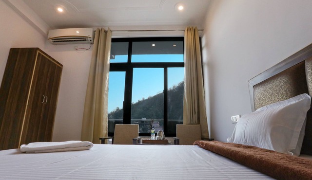 Hotel Tapovan Cottage