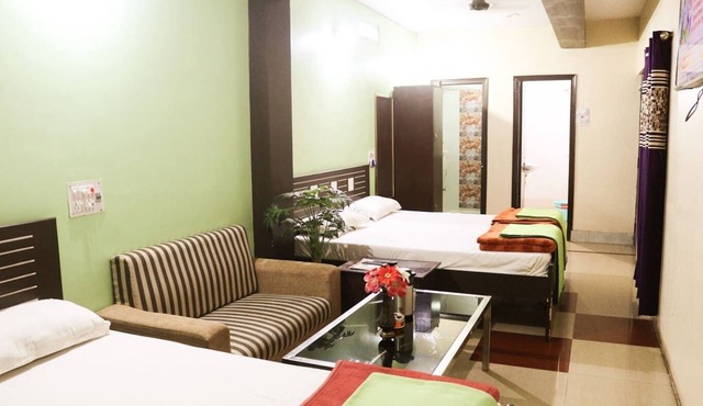 Hotel Tara Tower