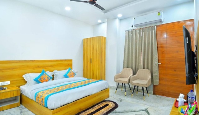 Hotel The Param Continental