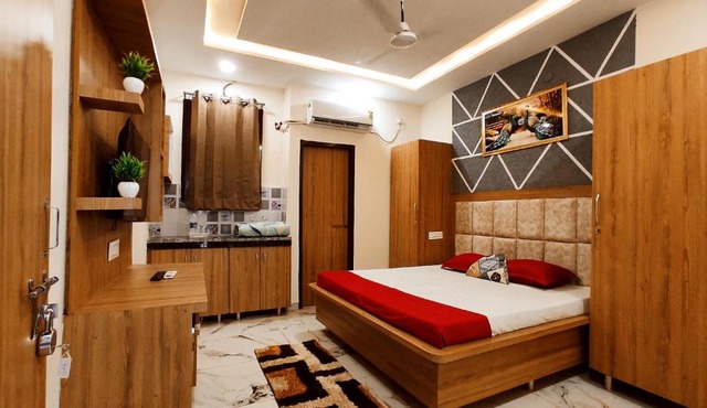 HOTEL WONDER STAYS - For Couples, Students, Faculties, Corporates