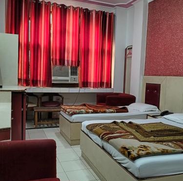Hotel Yatri International near new delhi railway station center delhi