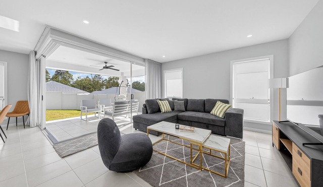 Huntlee Hideaway | 5BR Stay at Hunter Region