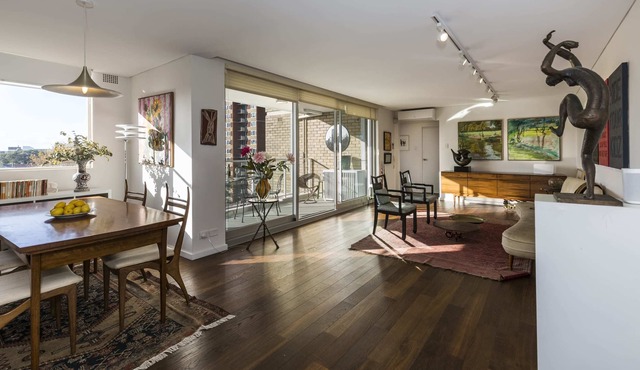 Iconic Skyline Views, 1 Bdrm & Study/Bdrm, Parking