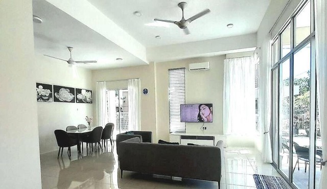 IMPIAN STAY #2 Semi Bungalow House