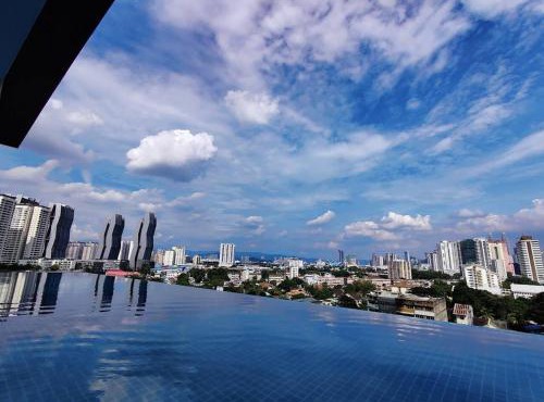 Infinity pool! High Speed WiFi! Rica Residence!