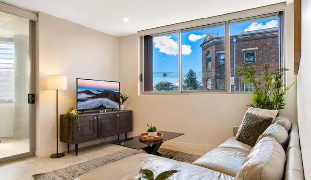 Inner West Comfort Marrickville with Parking