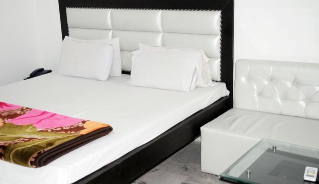 Ishaan Hotel