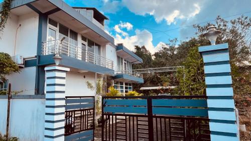 Island Royale Suites - luxury and comfort stay