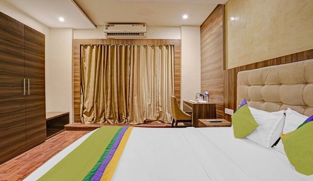 Itsy By Treebo - BKC Mannat in Mumbai
