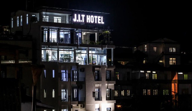J. I. T HOTEL
