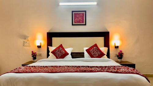 JASHN ROYAL SUITES Near Apollo Hospital Jasola, New Delhi