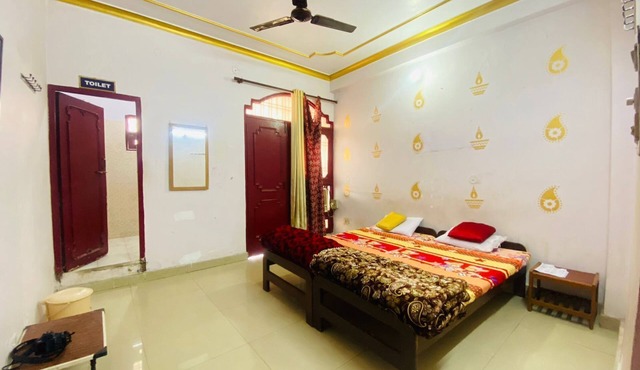 JC Guest house It is located in Lucknow. there are many facility are available.