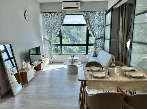 Jesselton Quay with City View 6 pax 3 queen size bed