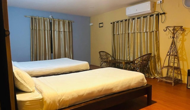 Jungle Side Luxury Hotel in Devachuli