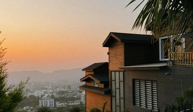 Kachnar House