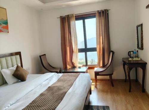 Kamal Residency By UK SEASON Kanatal