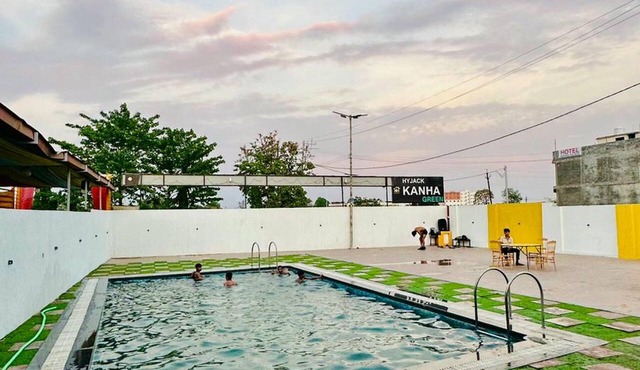 Kanha Green