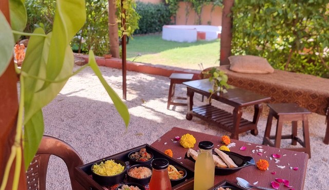 Karavan Kafe and Stay
