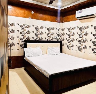 Kashav Guest House