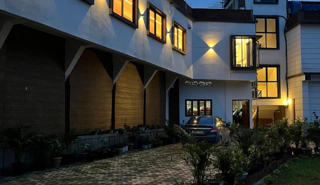 Konwar Inn & Suites