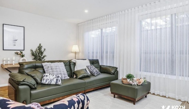 KozyGuru | Cobbitty | Modern Family Retreat