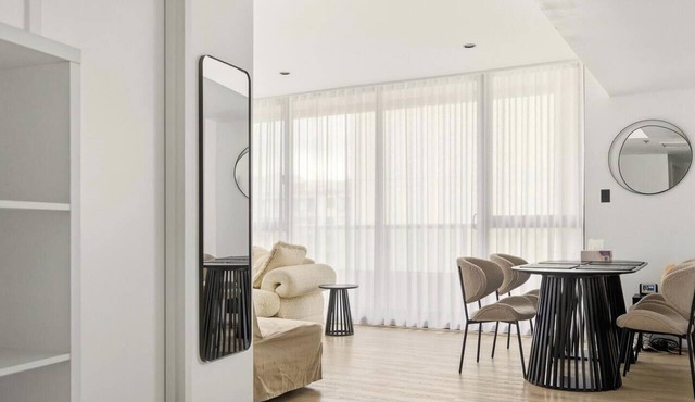 KozyGuru | Waterloo | Designer Pad with City Views