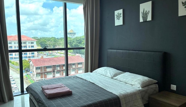 Kuching Kozi Square 2paxs Large Window CityView Infinity Pool 2E