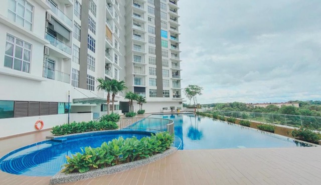 Kulai d putra suites beside ioiMall near JPO and Airport