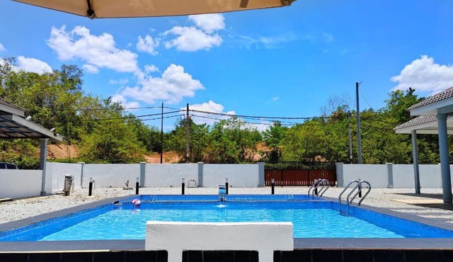 Kvaloya Homestay Private Swimming Pool