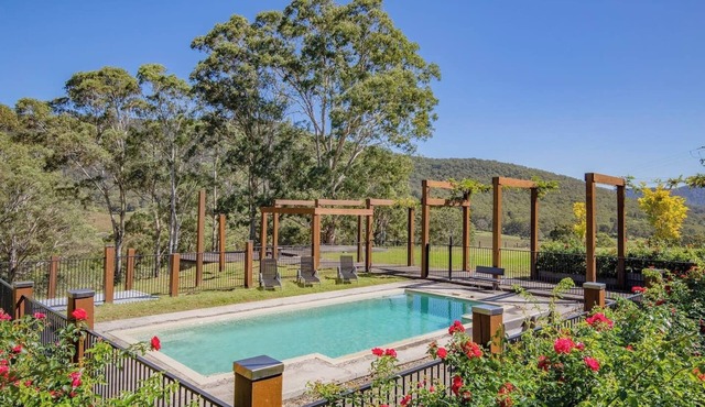 La Roseraie Elegant Hunter Valley Vines Homestead