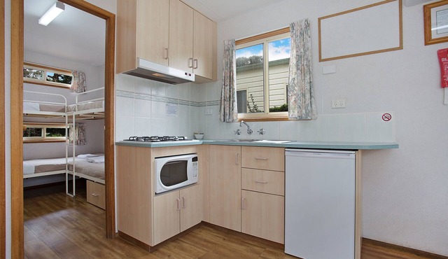 Lake Hamilton Motor Village & Caravan Park in Hamilton
