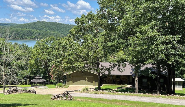 LAKEFRONT HOME - TABLE ROCK LAKE in Omaha