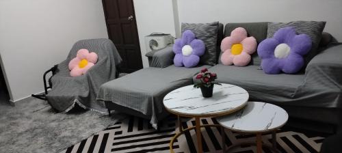 Lakefront Homestay