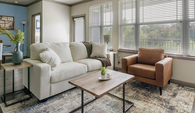Landing | Modern 2BD in Eastpoint in Baytown
