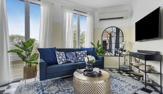 Large Luxury studio, close to beach, newly renovated, deck, BBQ, carport