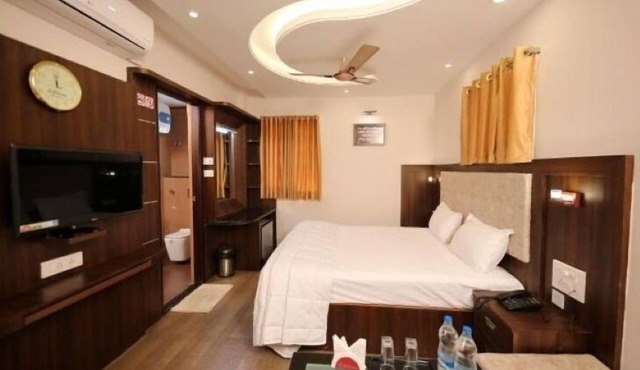Le Emerald Residency