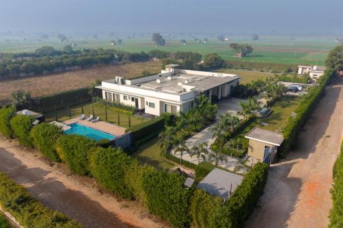 Levante farms by ELIVAAS