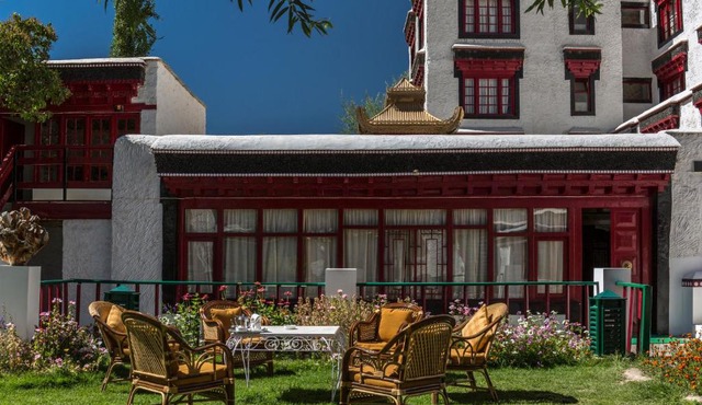 LHA-RI-MO Hotel