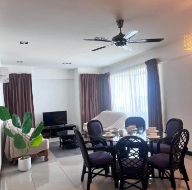 Likas Square Serviced Apartment - Seaview with 3bedrooms for 9pax by Kocy Homestay