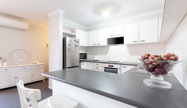 Lovely 2B apartment with free WIFI - the blue gum