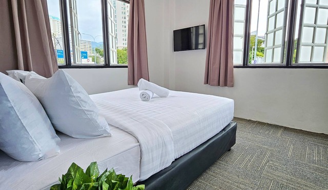 Luna Hotel by Moonknight