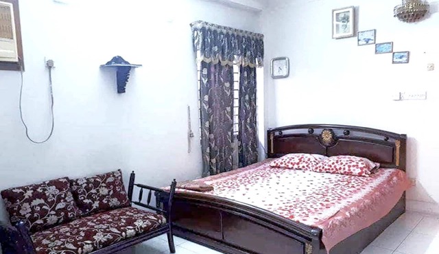 Luxurious king size room@Banani