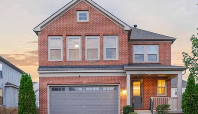 Luxurious Stylish 5BD+Office/13Mins IAD Airport in Ashburn