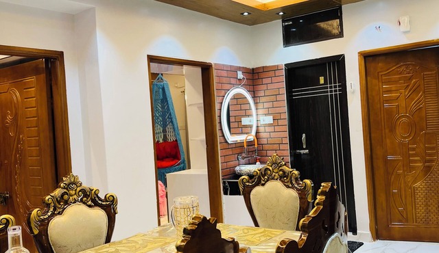Luxury 3 Bedroom Apartment with full furnished