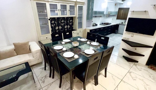 Luxury 3BHK Villa, Vijaynagar Near Bombay Hospital