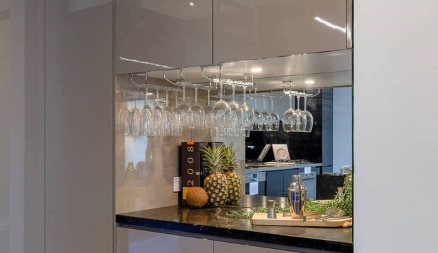 Luxury 3brm 2bth Woolstore apt with BBQ Courtyard in Teneriffe